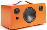 Limitiert: Den strombetriebenen Addon T10 von Audio Pro (ab etwa 300 Euro) gibt es außer in Schwarz und Weiß auch in einer orangefarbenen Sonderedtion mit Ledergriff.c