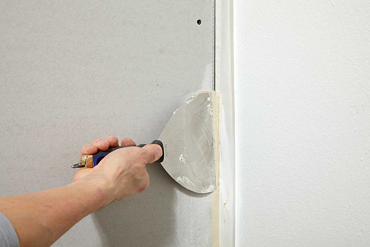 Wände spachteln – Spachtelmasse anarbeiten