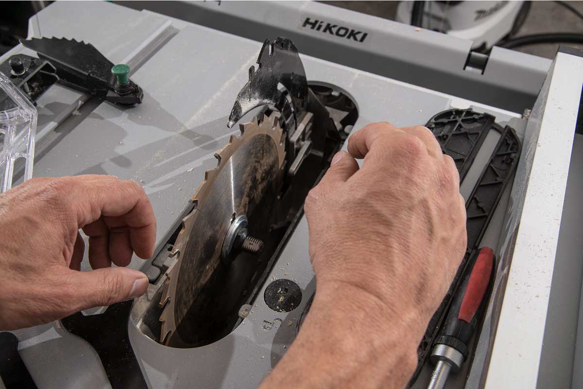 Tischkreissägen - Sägeblatt wechseln