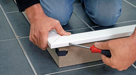 Zarge verleimen und verschrauben