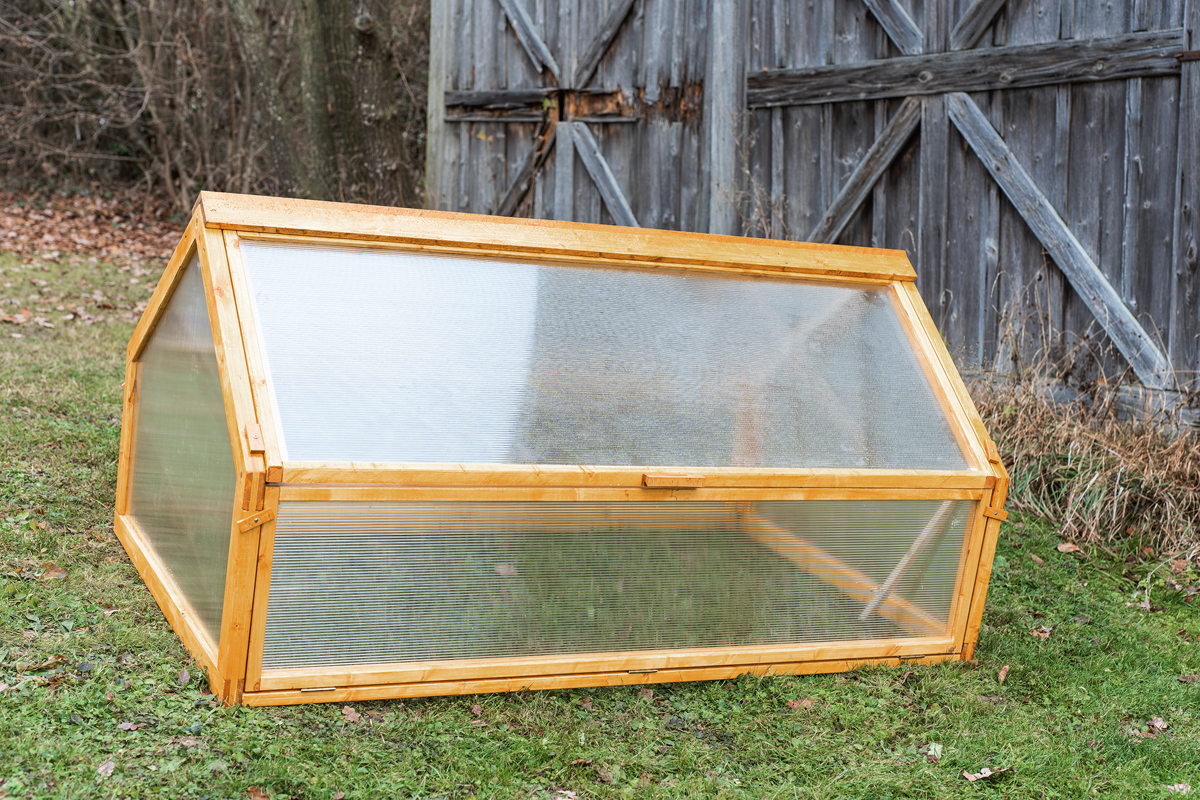 Hochbeet mit Frühbeetaufsatz - Aufsatz streichen