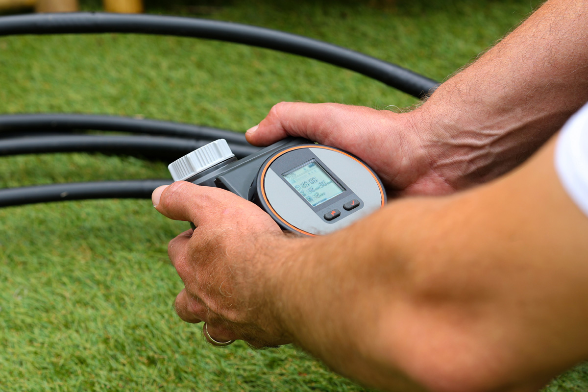 Bewässerungscomputer an einem Schlauch