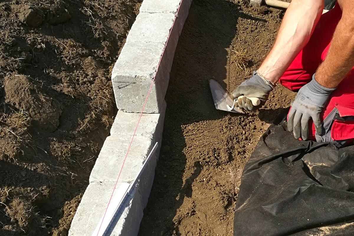 Steinterrasse - Rinne auffüllen