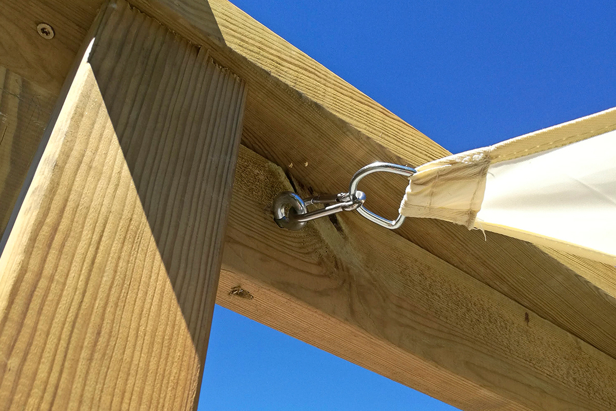 Holzpergola - Sonnensegel einhängen