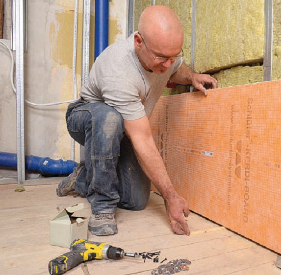 Bad renovieren - Schritt 4: Die Wände beplanken