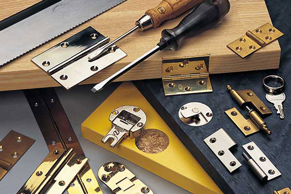 Beschläge einlassen