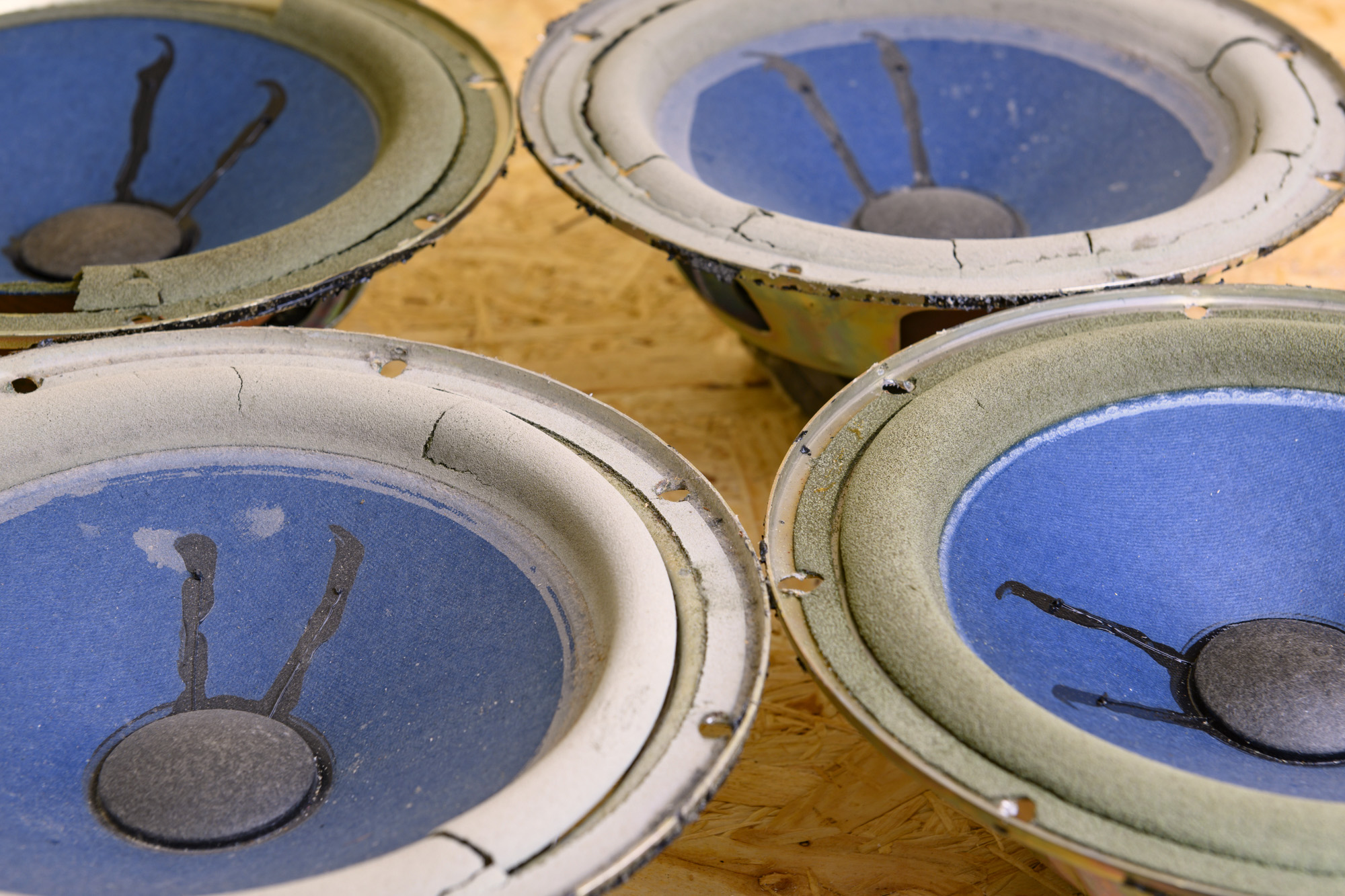 Alle Lautsprecher reparieren